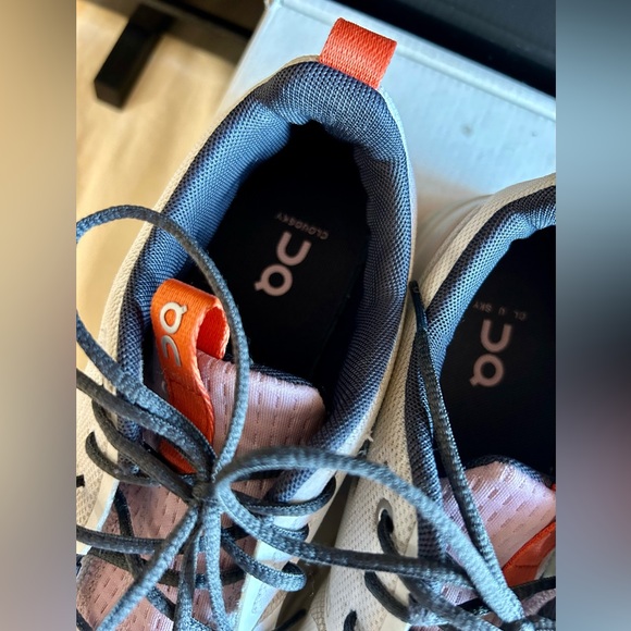 On Cloud - CloudSky women’s size 6 - Picture 2 of 4